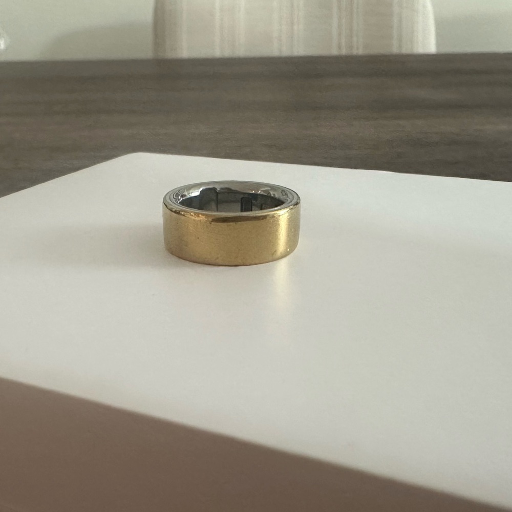 Oura Ring Gen 4 — Gold size 6